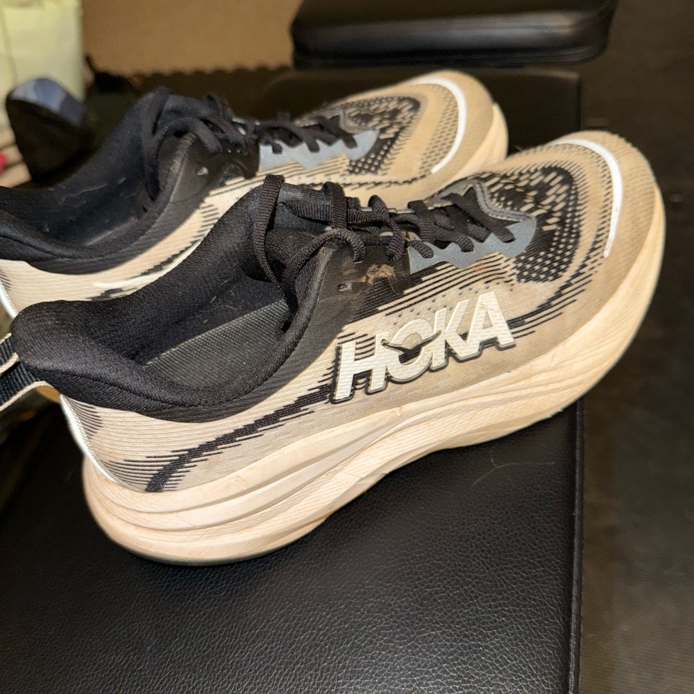 Hoka Skyflow women’s 8.5